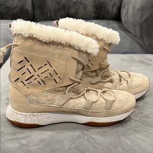 Sperry Tan Winter Boots with Faux Fur
